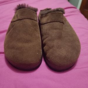 Womens size 8 LL bean Slippers